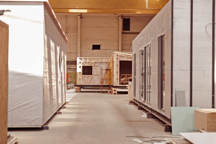 construcción industrializada en eficiencia en costes y tiempo